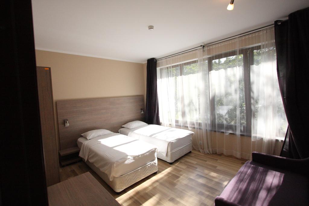 Studio Apartcity Брашов Екстериор снимка
