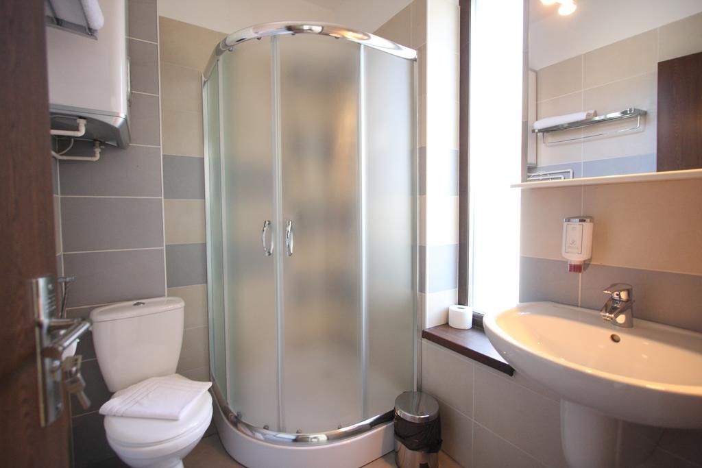 Studio Apartcity Брашов Екстериор снимка