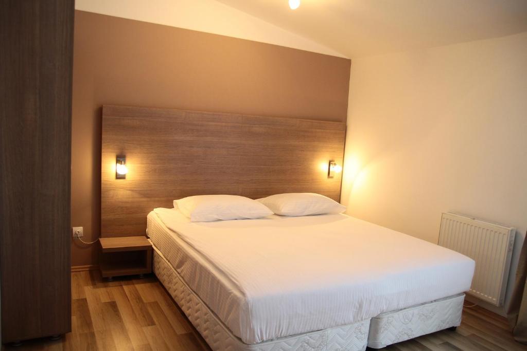 Studio Apartcity Брашов Екстериор снимка